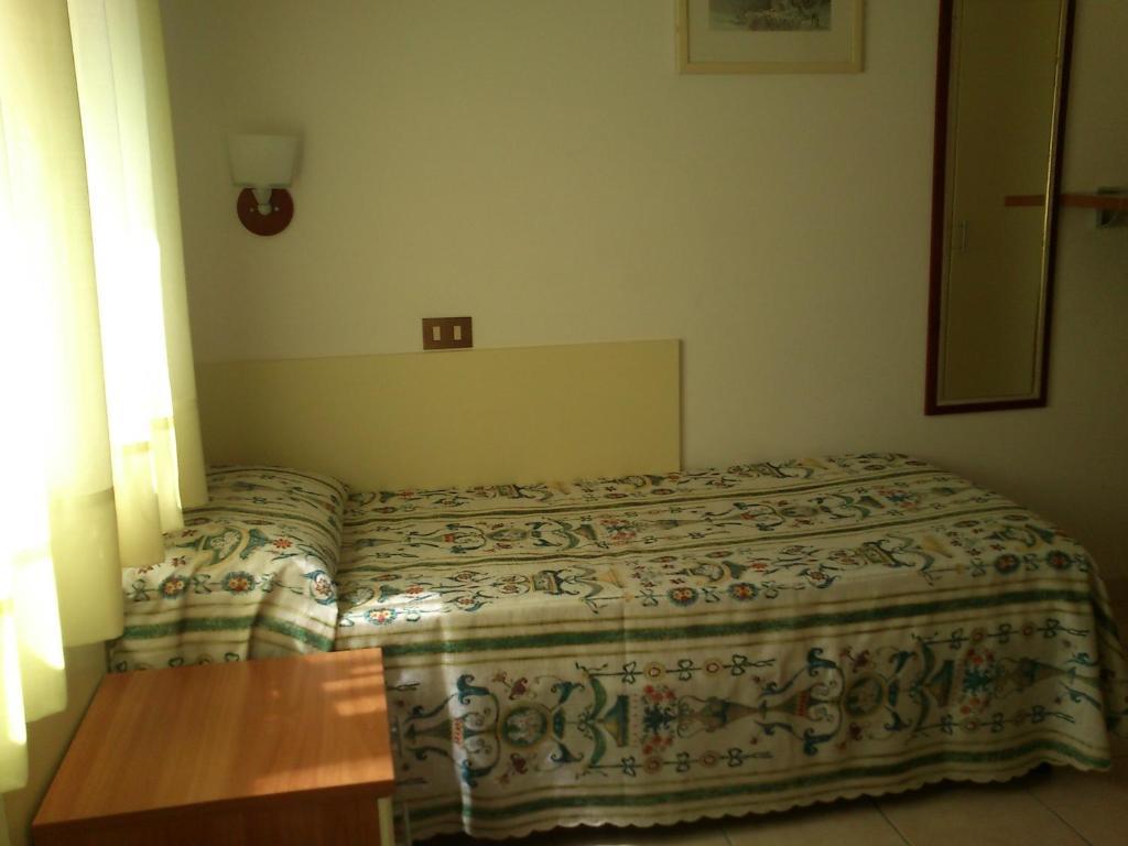 Hotel La Parigina Lignano Sabbiadoro Zimmer foto